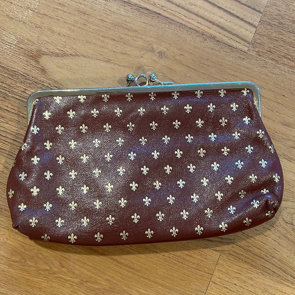 Vintage double kiss clasp clutch